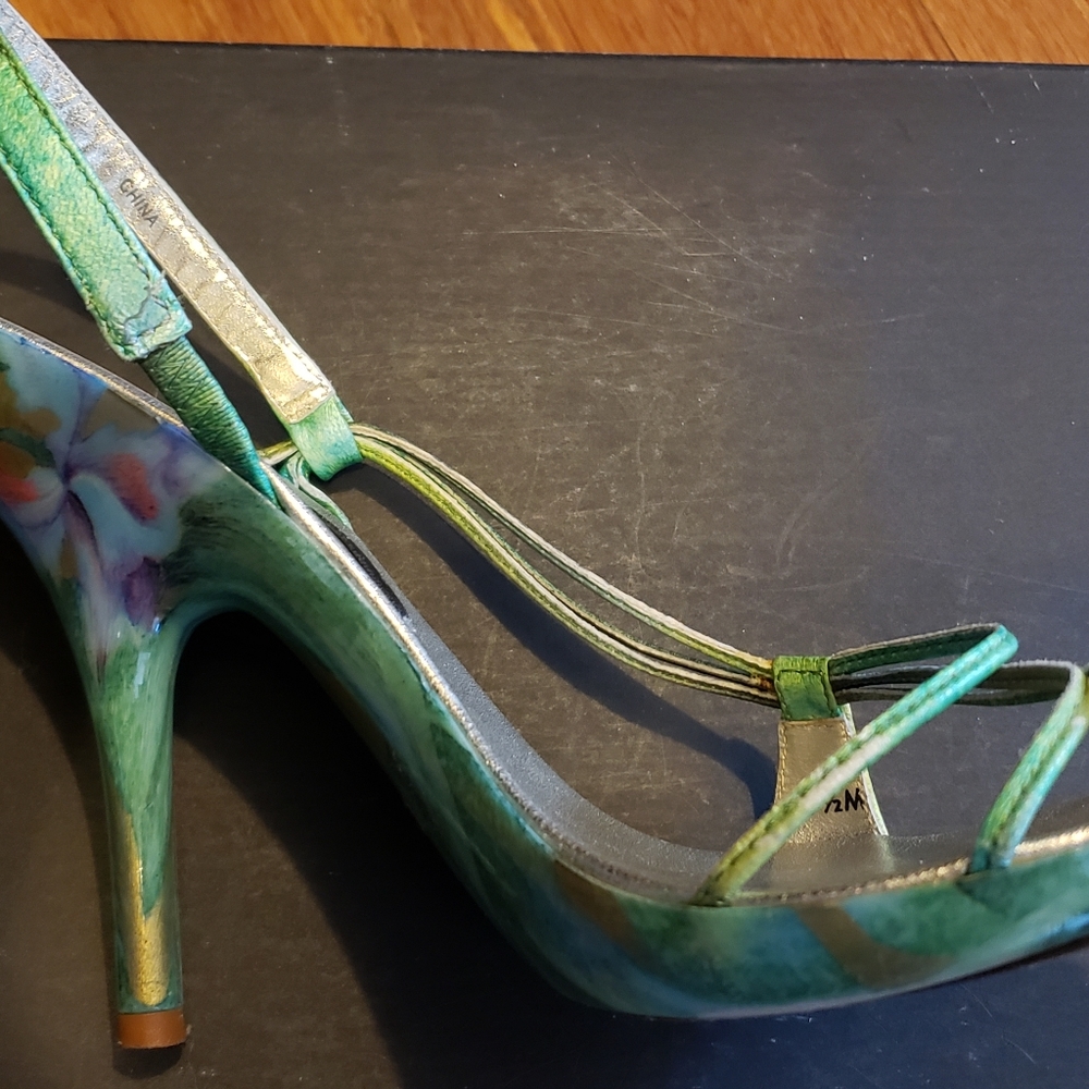 Laundry Shelli Segal Floral Strappy Slingback Pump